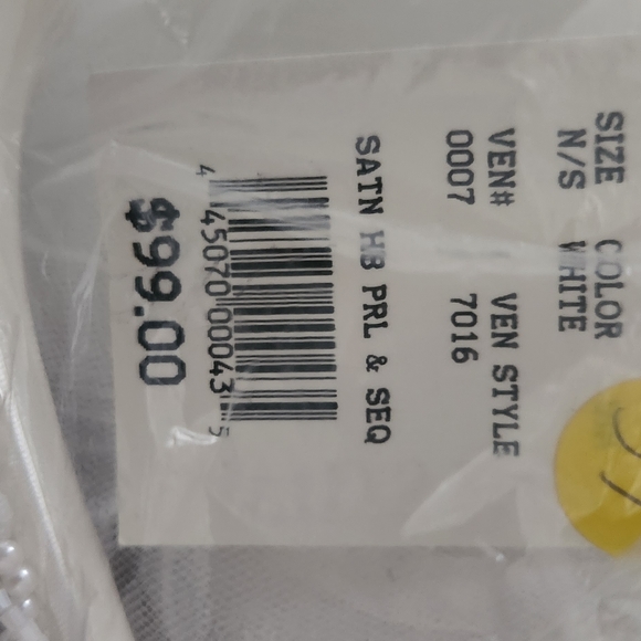 Wedding white headband with pearls and sequins. Never worn, always in protected - Picture 5 of 5